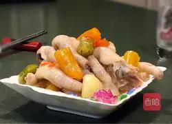 Illustration of how to make pickled pepper chicken feet 10