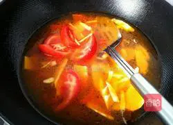 Illustration of how to make boiled fish fillets (sour but not spicy) 3