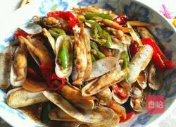 Illustration of how to cook razor clams in sauce 9