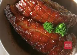 Illustration of how to cook braised pork with oily pork blossoms 12