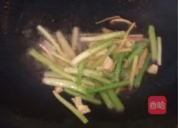 Illustration of braised prawns in tomato sauce 4