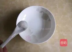 Illustration of how to make steamed scallops with loofah 8