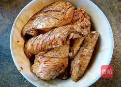 Illustration of how to make spicy fried chicken wings 3