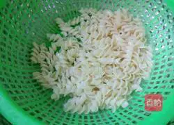 Illustration of how to make black pepper pasta 4