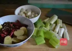 Illustration of how to make spicy crayfish 2