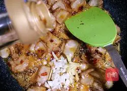 Illustration of how to make twice-cooked pork with soy sauce 9