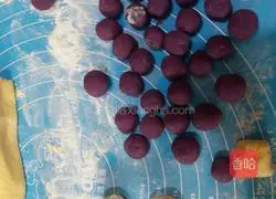 Illustration of how to make purple sweet potato and pumpkin dumplings 7