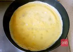 Illustration of how to make egg rolls 5