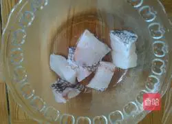 Illustration of how to make fish in tomato sauce 2