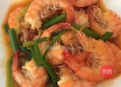 Illustration of braised prawns in tomato sauce 7