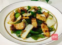 Illustration of how to make twice-cooked pork with black bean sauce and pepper 12