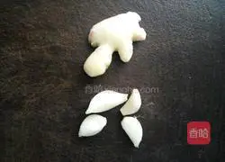 Illustration of how to stir-fry green beans with bacon 4