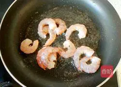 Illustration of how to make green beans and shrimps 2