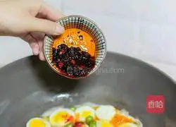 Illustration of how to make crispy money eggs 9