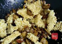 Illustration of how to make crispy pork slices 10