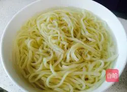 Authentic Sichuan Dandan Noodles Illustration 2