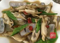 Illustration of how to stir-fry razor clams 6