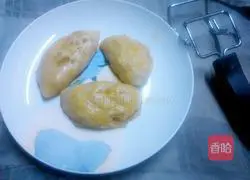 Illustration of how to make leaf-shaped apple pie 9