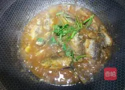 Braised crucian carp recipe 17