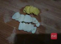 Illustration of how to make stir-fried phoenix tail 2