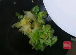 Illustration of hand-shredded cabbage 7