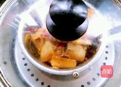 Illustration of Double Steaming of Cured Meat 15