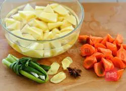 Illustration of how to make beef, carrot and potato stew 2