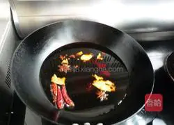 Illustration of how to make small yellow flower crispy fish 6