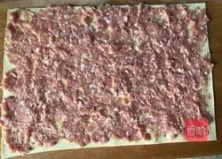 Illustration of how to make Qianzhang steamed meat rolls 3