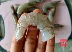 Illustration of how to make fried shrimps with broccoli 3