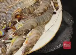 Illustration of how to make boiled monodon shrimp 3