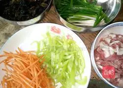 Illustration of how to make fish-flavored shredded pork (light version) 1