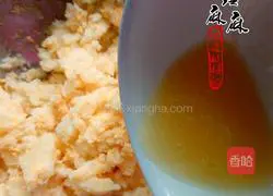 Illustration of how to make funny yogurt mashed potatoes 3