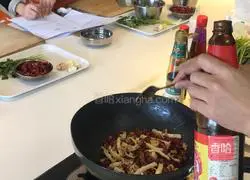 Illustration of how to make spicy squid 10