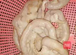 Illustration of how to make stir-fried rice noodles 1