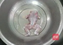 Sizzling bullfrog's recipe Illustration of how to do it 1