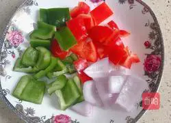 Illustration of how to make colorful pepper beef skewers 3