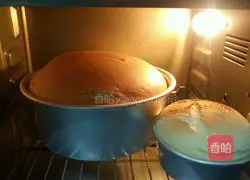 Illustration of how to make homemade cream cake 8