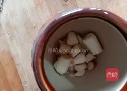 Illustration of how to make fried eggs with garlic sprouts 8