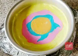 Illustration of how to make rainbow mousse 12