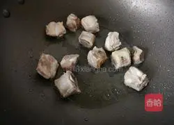 Illustration of how to cook pork ribs with potatoes 3