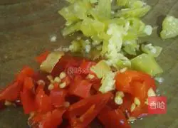 Illustration of how to make spicy minced pork and pickled beans 3