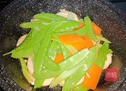 Illustration of how to make snow pea cuttlefish cakes 6