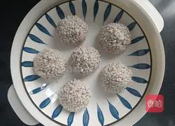 Illustration of how to make round pearl dumplings 11