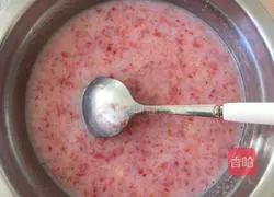 Illustration of how to make eight-inch cream-free strawberry mousse 9