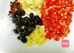 Illustration of how to make fish head with chopped pepper 2