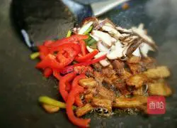 Illustration of how to make fried pork with mushrooms 7