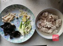 Illustration of how to make fried squid rolls with green onion 1