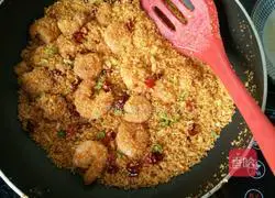 Fry the crispy bread crumbs Illustration of how to make shrimps 8