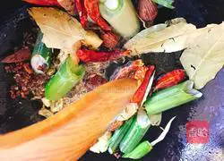 Illustration of how to make spicy duck neck 4